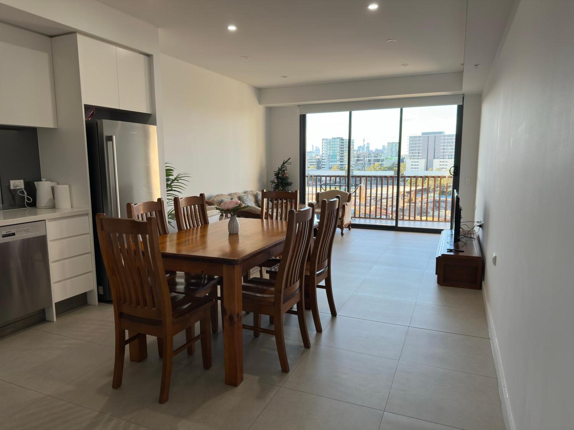 Cosy 3-bedroom With 3 Double Bed With Great Location At Rosebery *